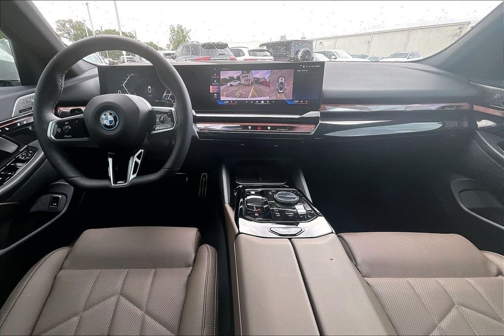 Used 2026 White BMW 550e xDrive image 6