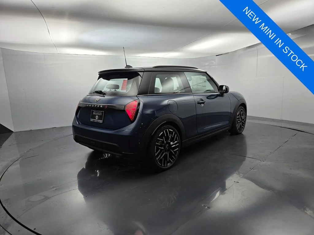 New 2026 Blue MINI Signature Plus image 6