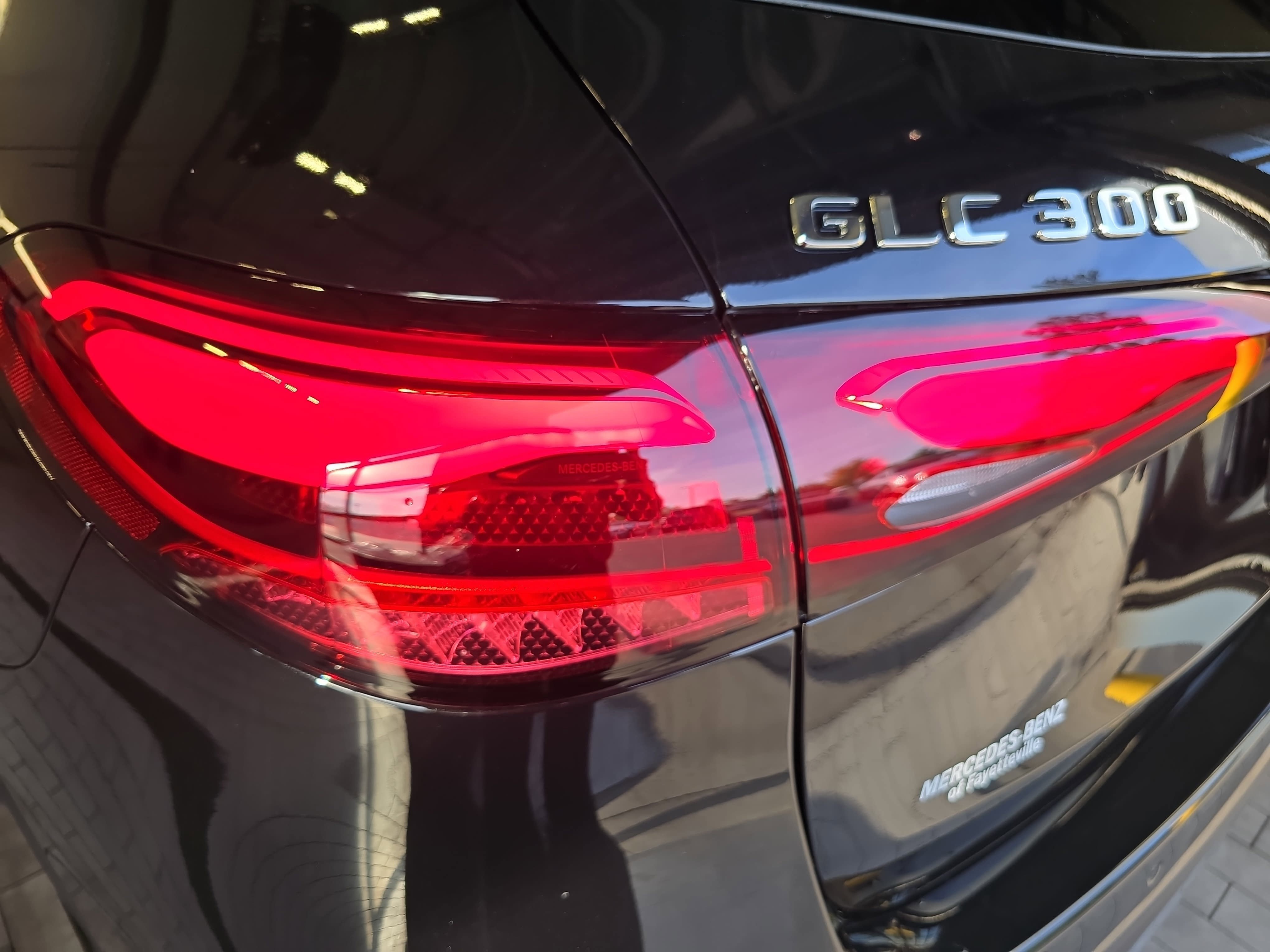 New 2026 Obsidian Black Metallic Mercedes-Benz GLC300 image 36