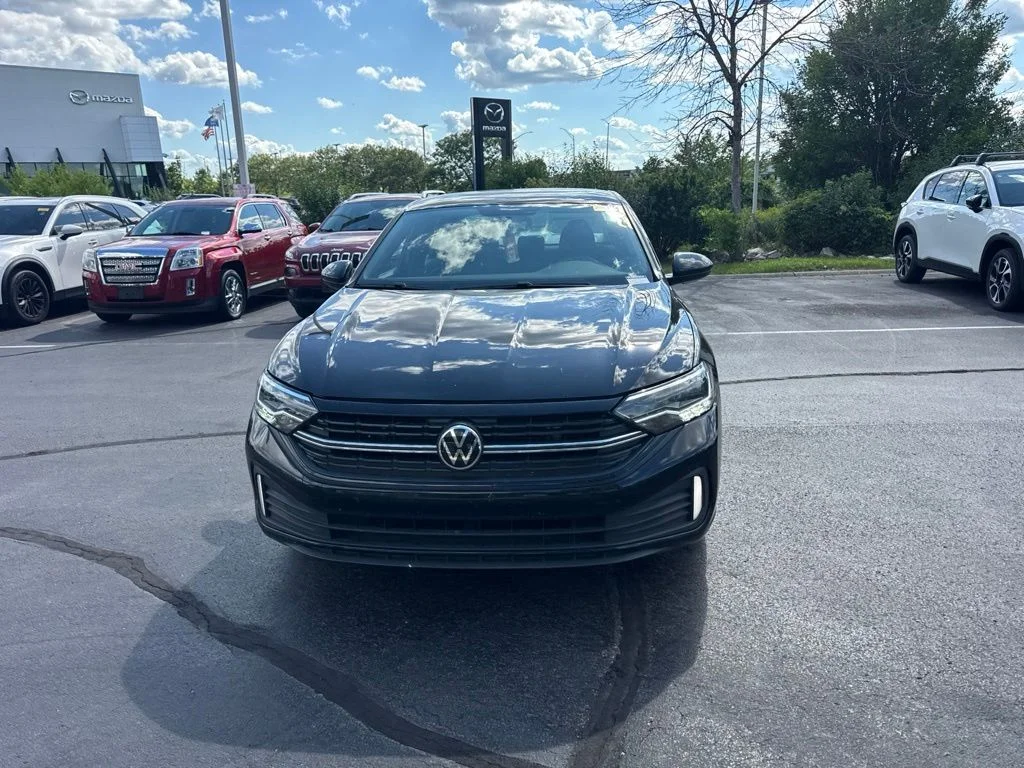 Used 2022  Volkswagen 1.5T Sport image 2