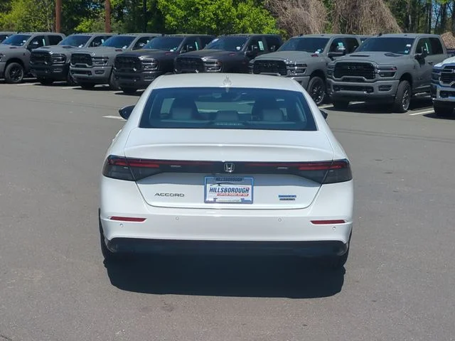 Used 2024  Honda Touring image 12