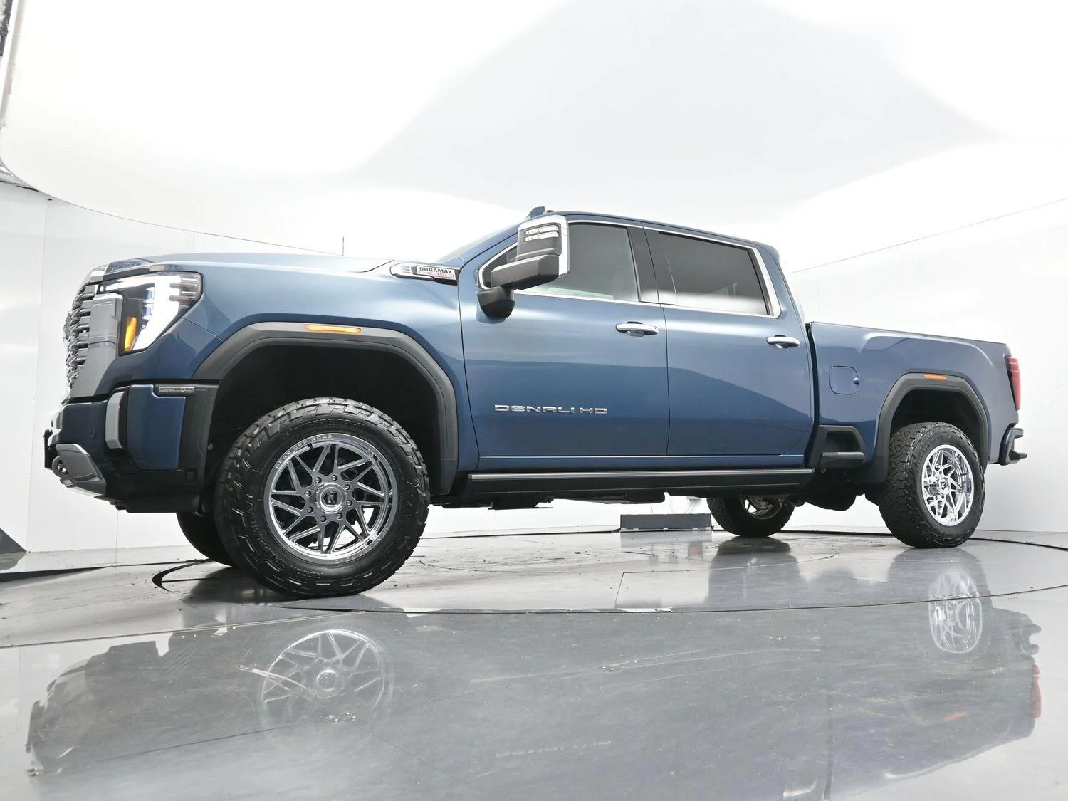 Used 2024 Downpour Metallic GMC Denali image 42