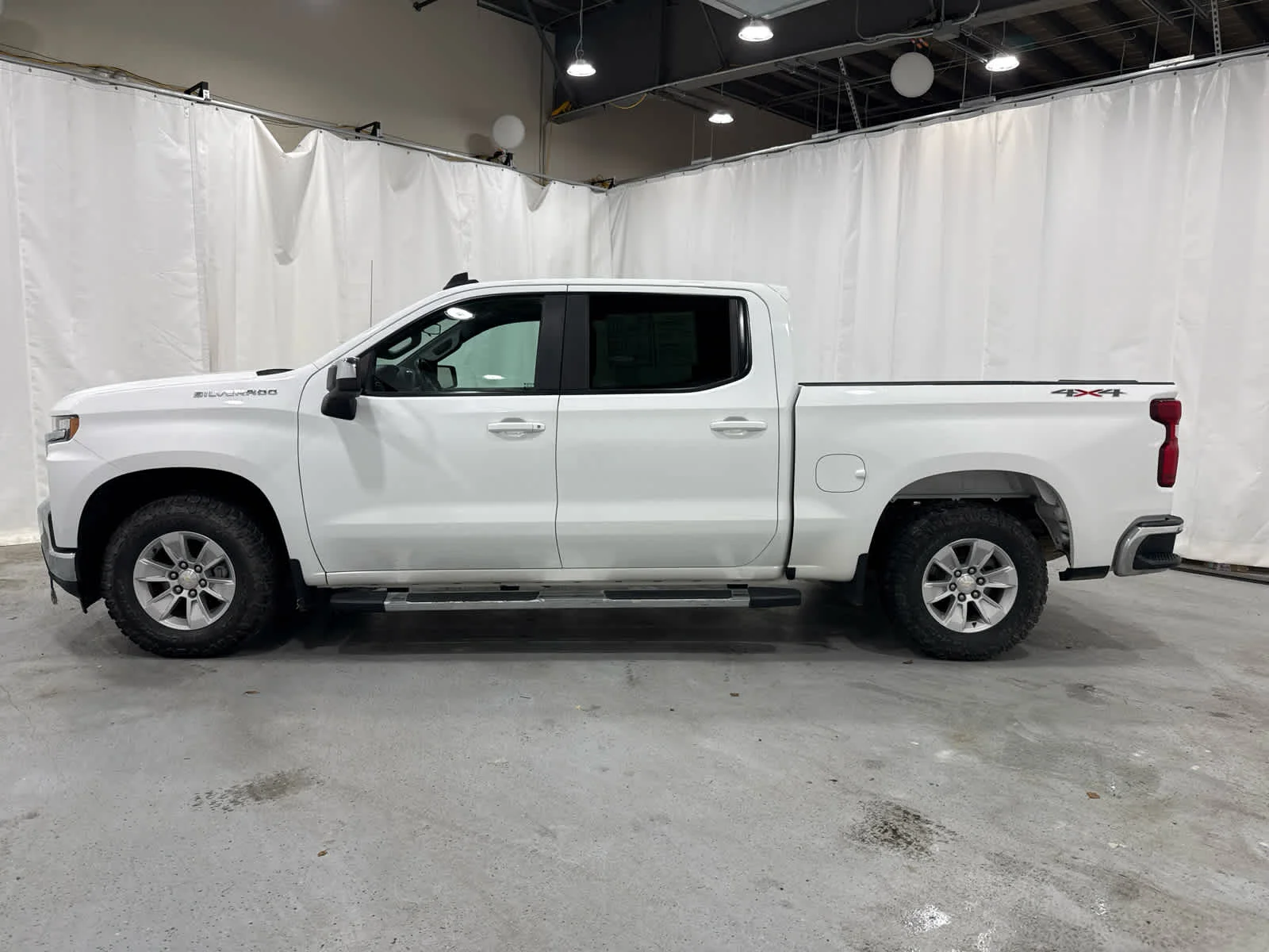Used 2020 SUMMIT WHITE Chevrolet LT image 2