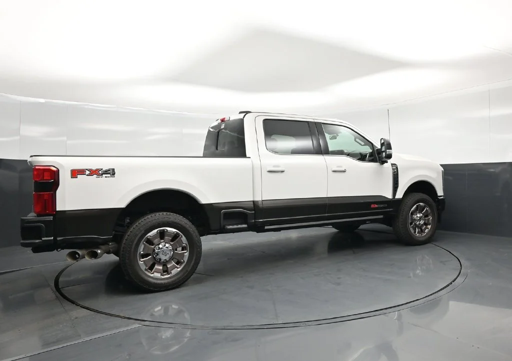 Used 2025 White Ford King Ranch image 26