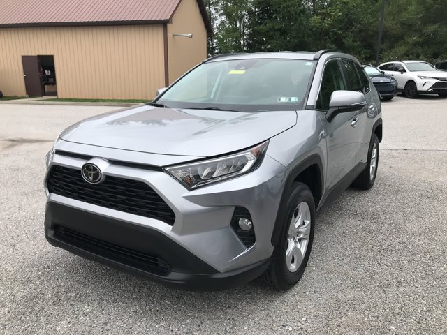 Used 2021 Silver Sky Metallic Toyota XLE image 4
