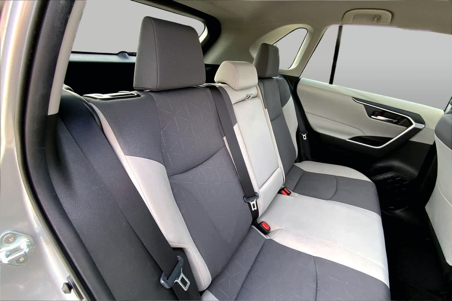 Used 2022 Silver Sky Metallic Toyota Hybrid XLE image 19