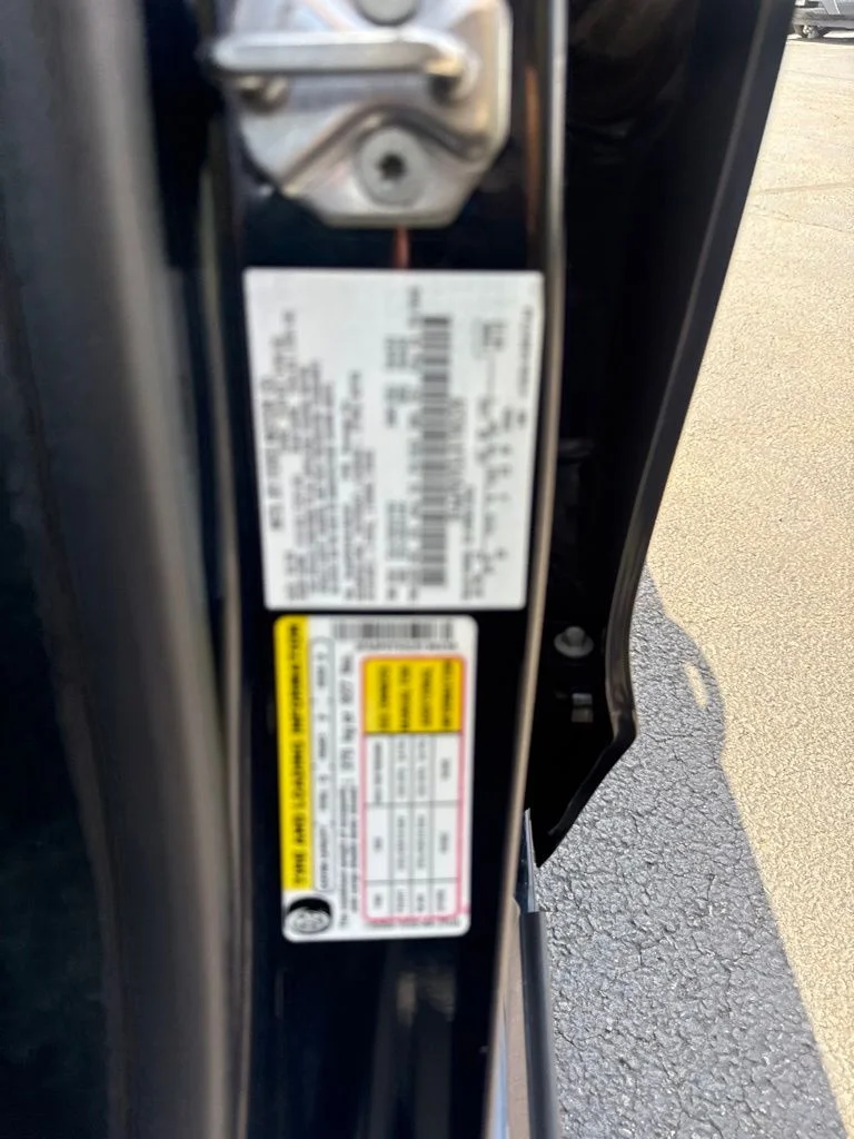 Used 2020 Blue Ford SE image 48