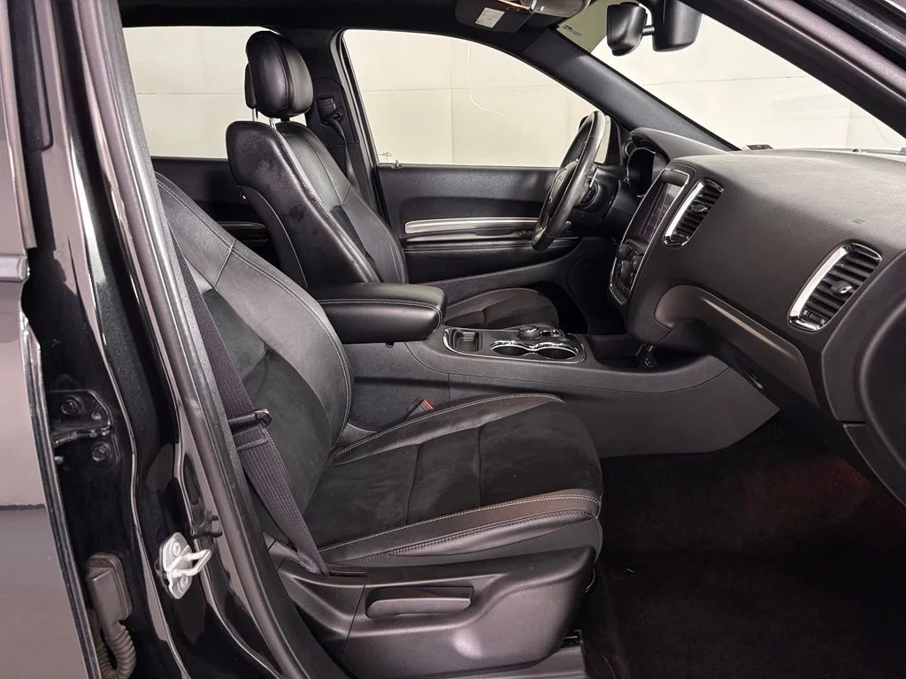 Used 2015 Black Dodge SXT image 44