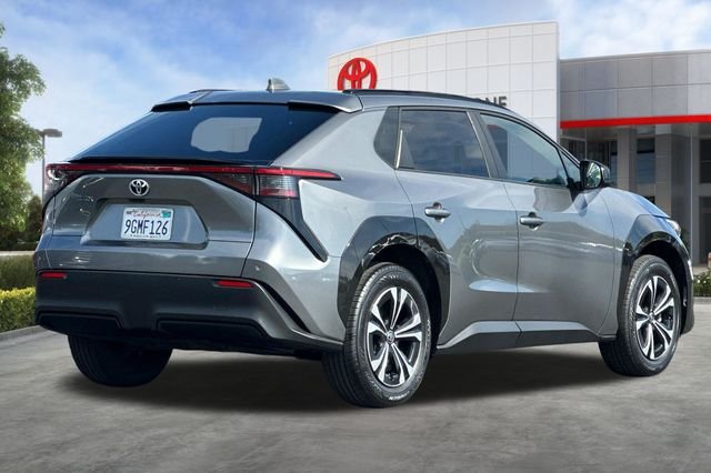 Certified Used 2023  Toyota XLE image 5