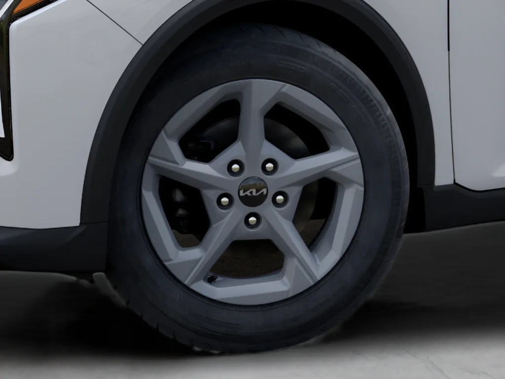 Used 2025 White Kia LXS image 10