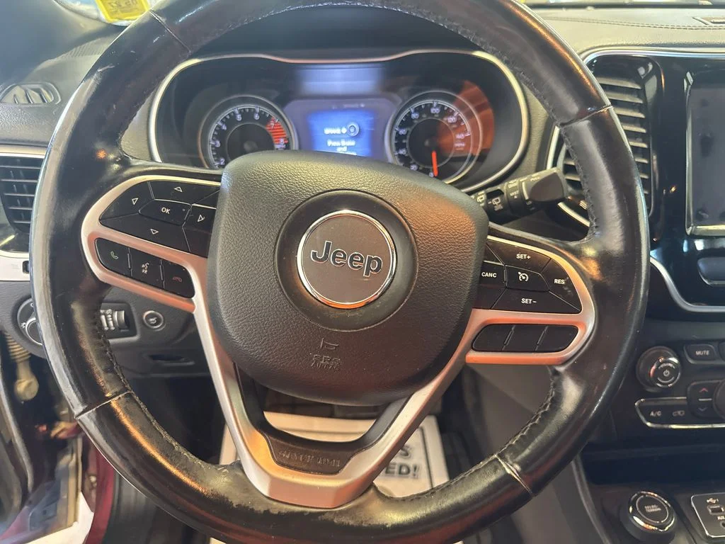 Used 2019 Red Jeep Limited image 15