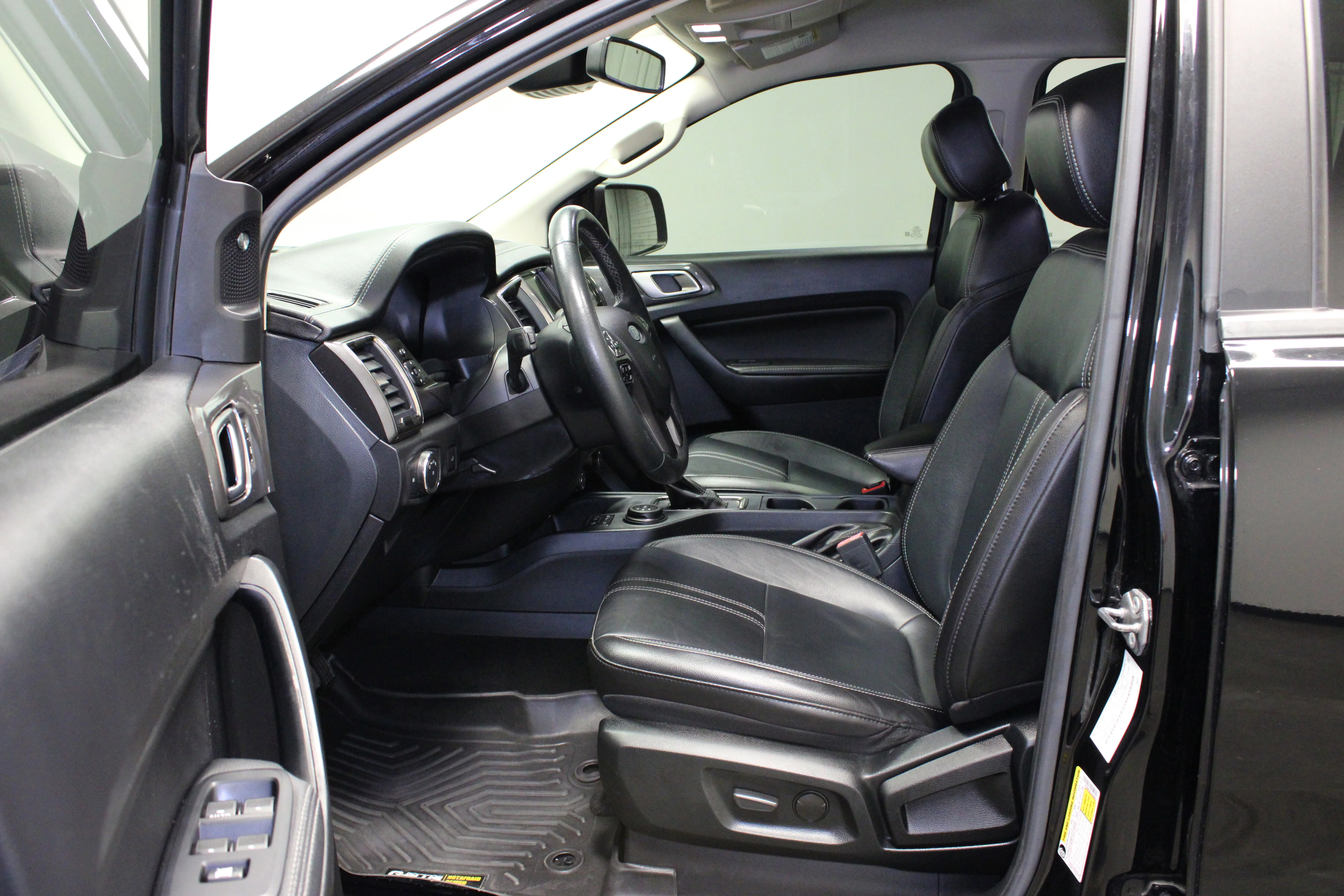 Used 2020 Shadow Black Ford Lariat image 18