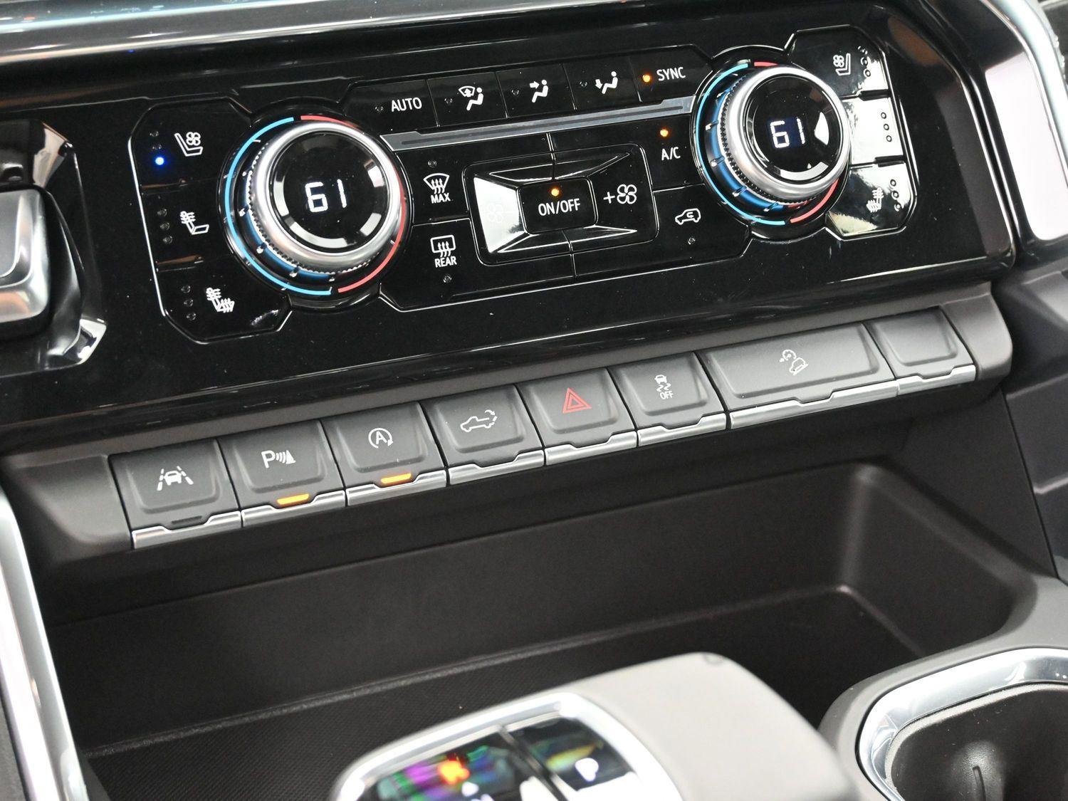 Used 2025 Onyx Black GMC Denali image 25