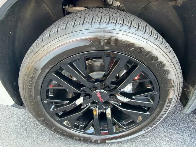 Used 2021 WHITE FROST TRICOAT GMC Denali image 11
