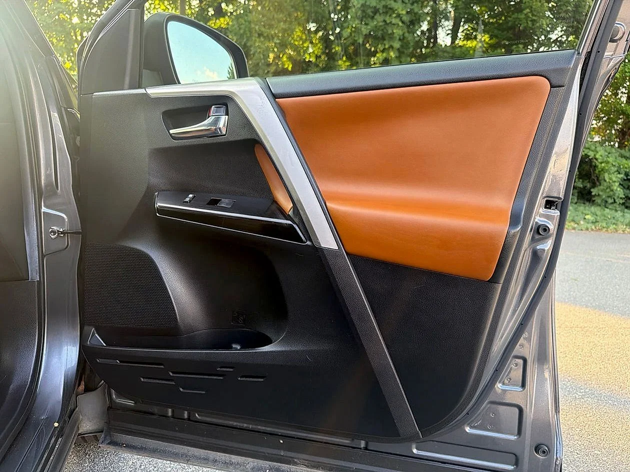 Used 2016 Gray Toyota Limited image 31