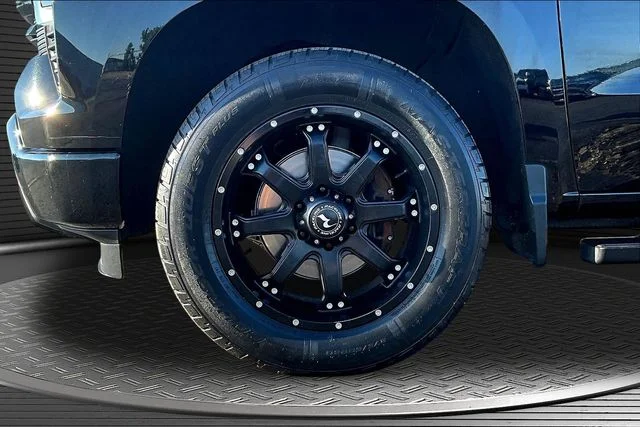 Used 2022 Black Chevrolet RST image 35
