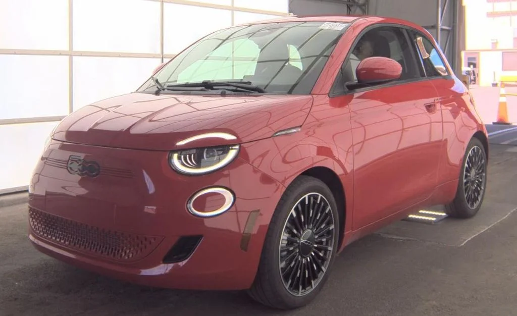 2024 FIAT 500e Base
