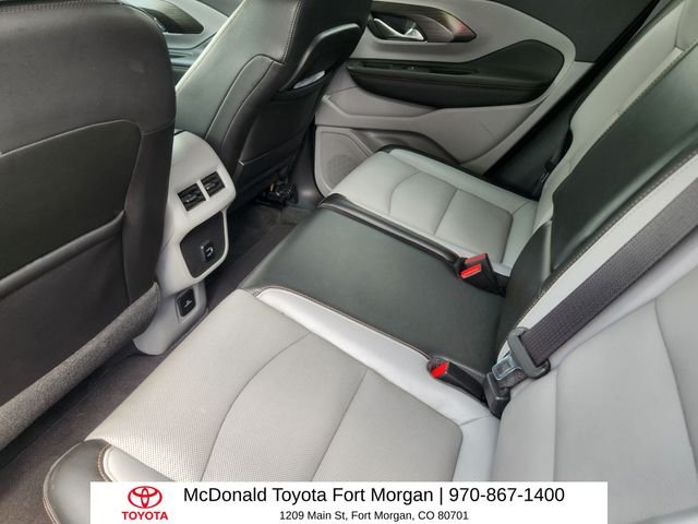 Used 2018 Gray GMC SLT image 9