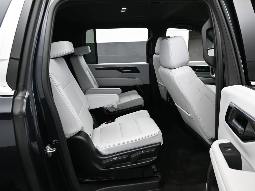 2025 Chevrolet Suburban Premier - Photo 41