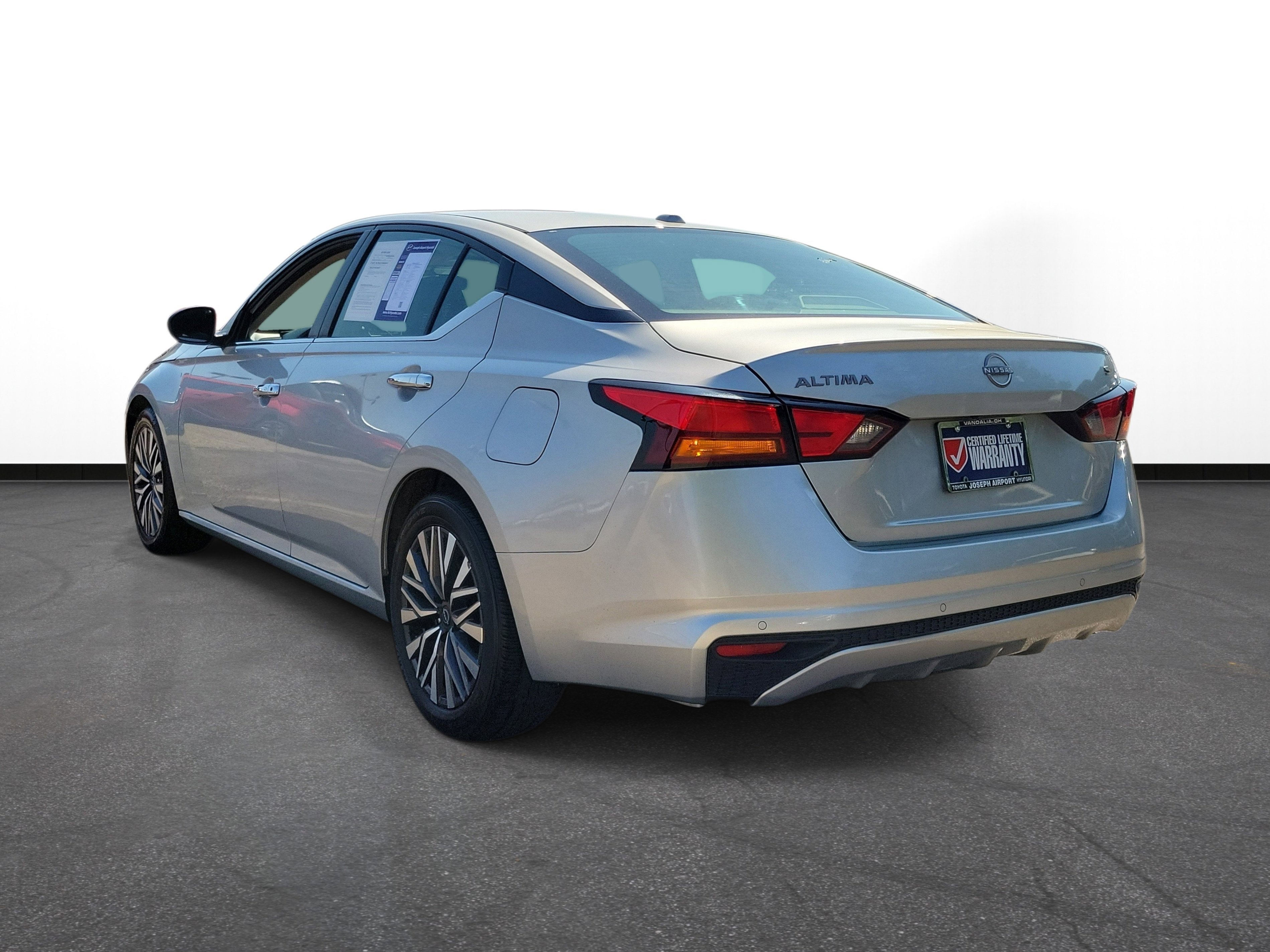 Used 2024 Brilliant Silver Metallic Nissan 2.5 SV image 3