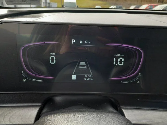 Used 2023 White Kia X-Line image 12