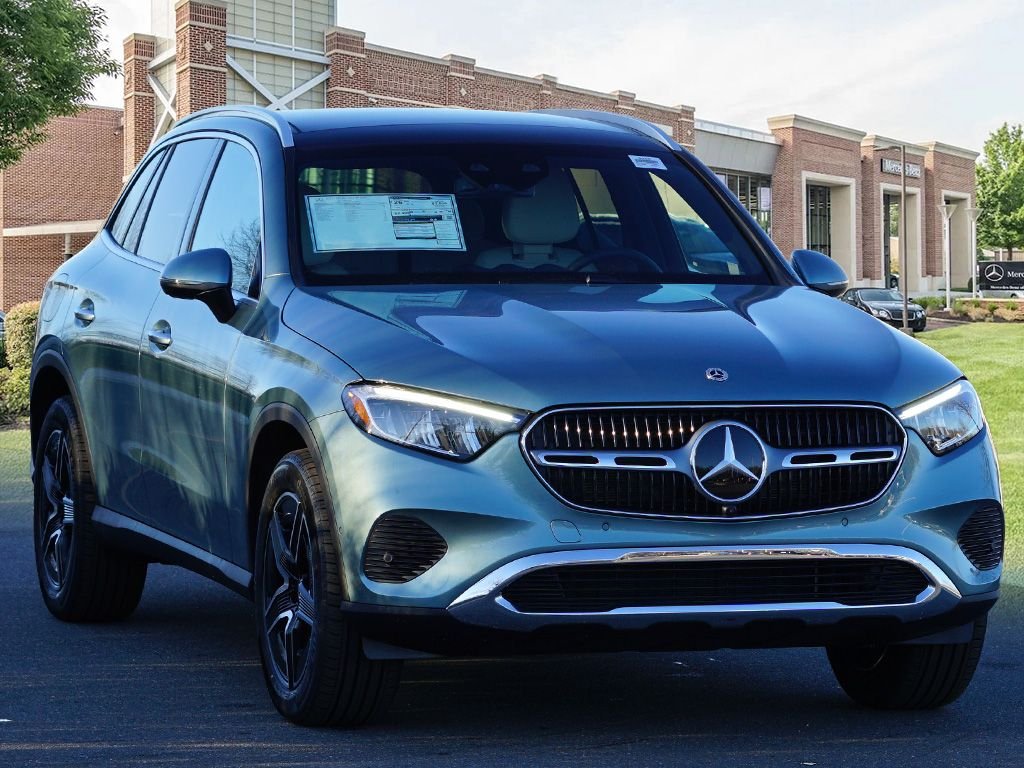 Used 2026 Verde Silver Metallic Mercedes-Benz GLC 300 image 3