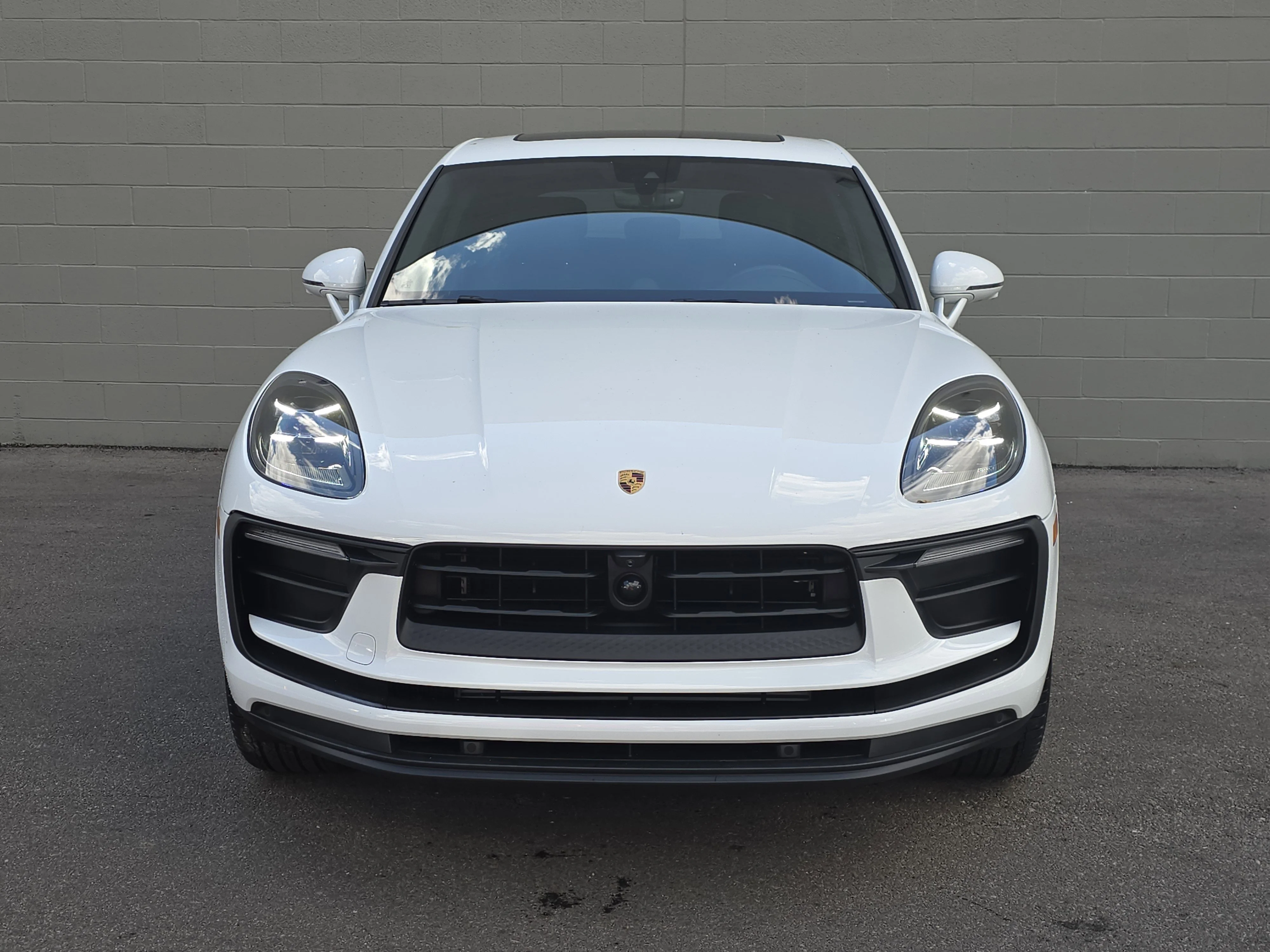 2025 Porsche Macan T - Photo 6
