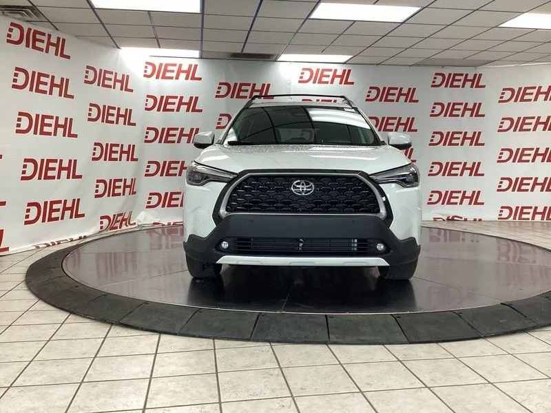 Used 2023 Beige Toyota XLE image 2