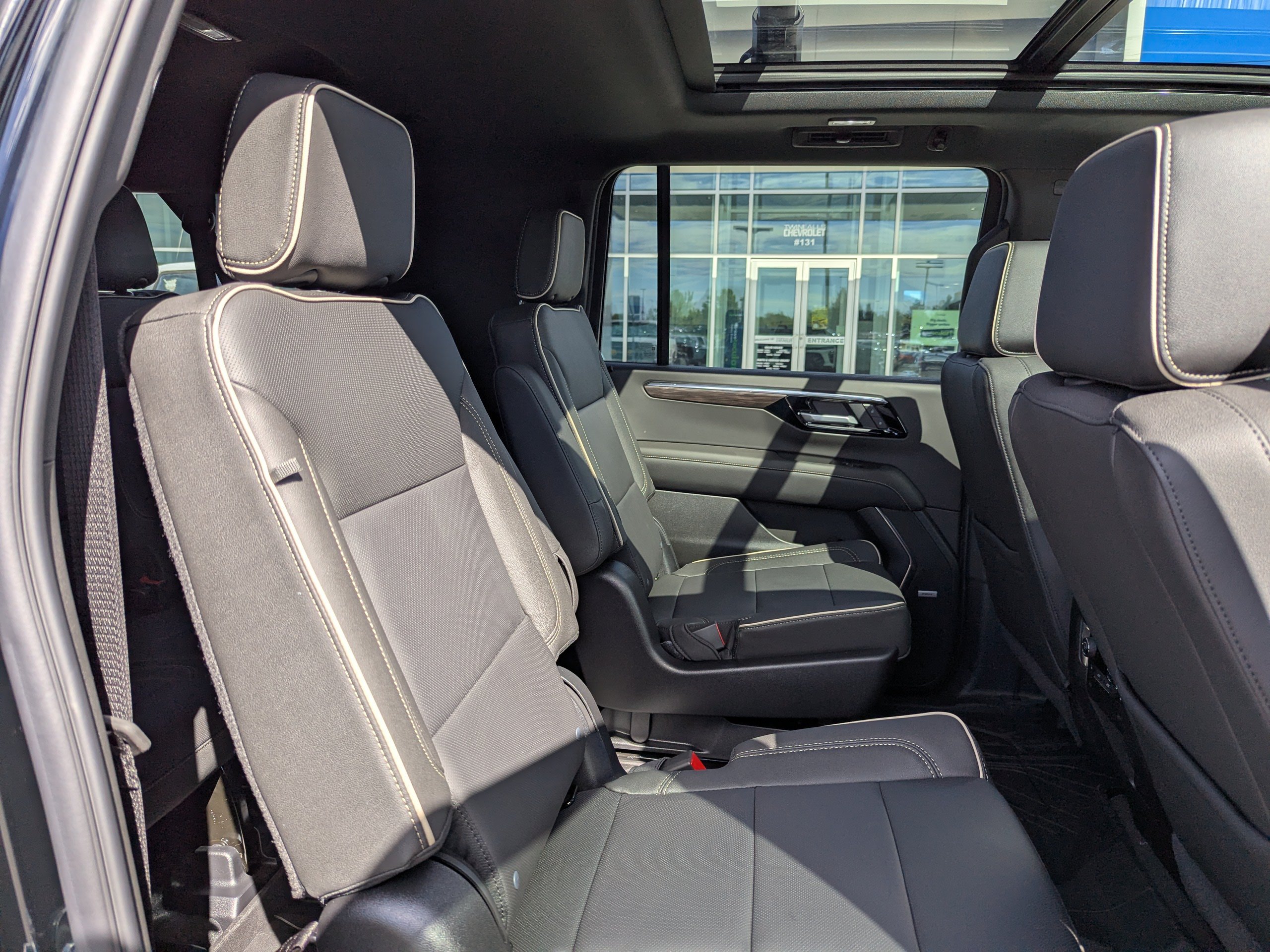 2026 Chevrolet Suburban Premier - Photo 42