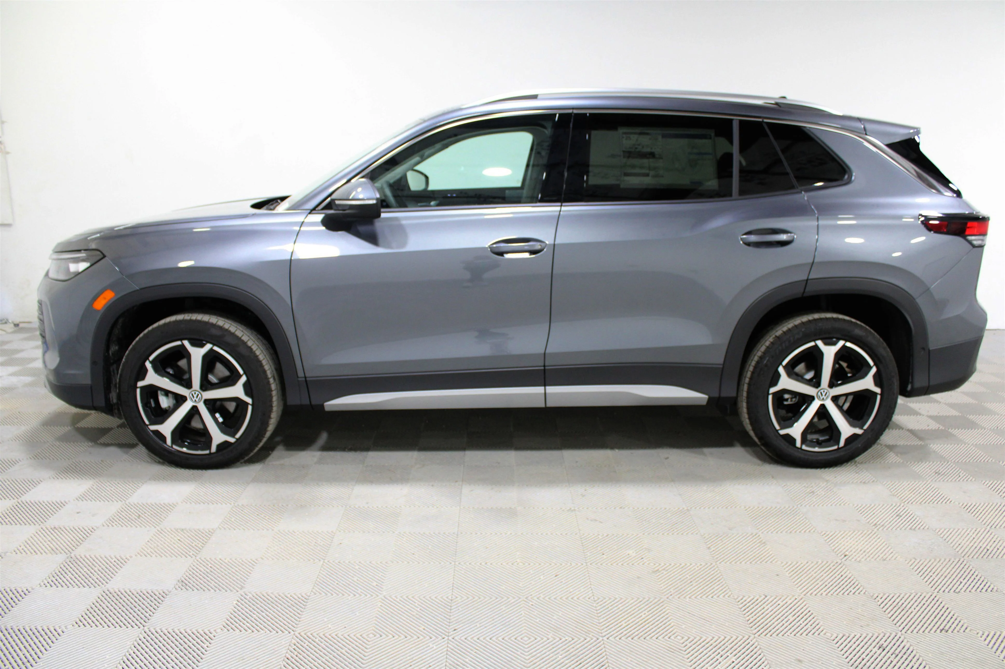 New 2026 Platinum Gray Metallic Volkswagen SE image 29