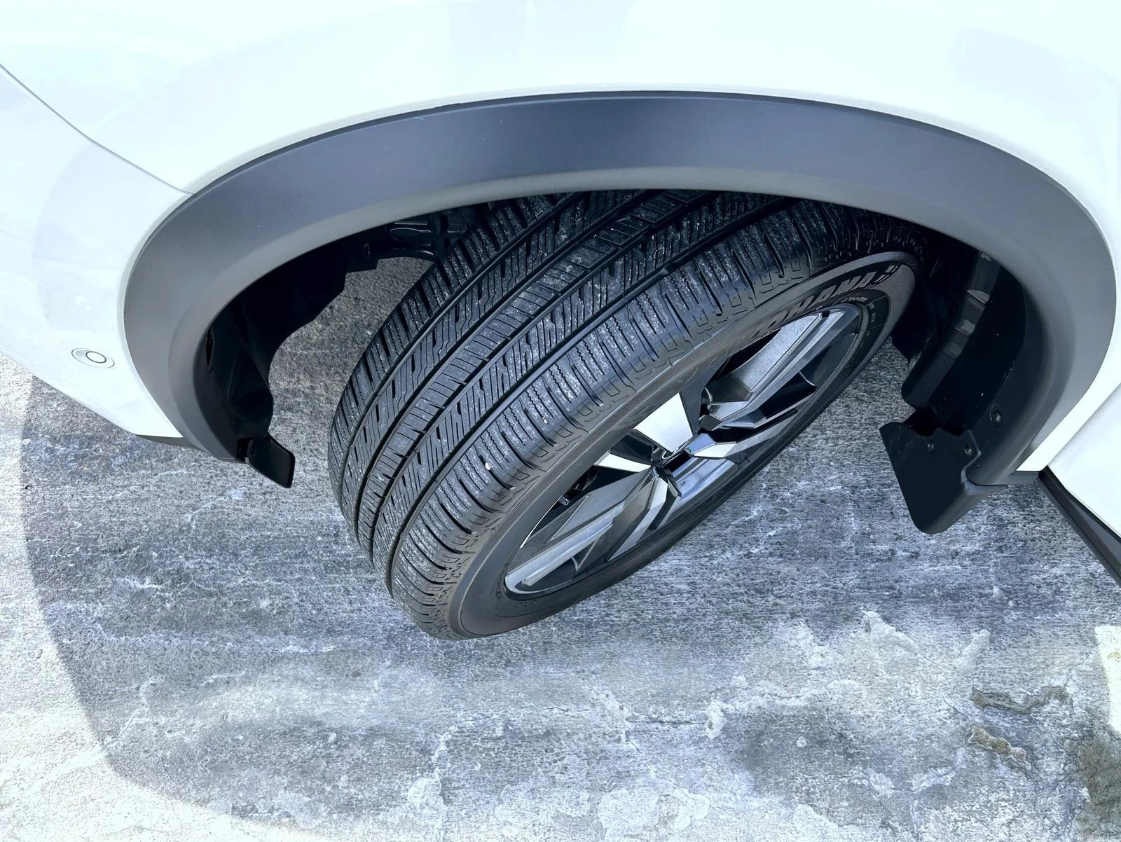 Used 2023 White Nissan SL image 23
