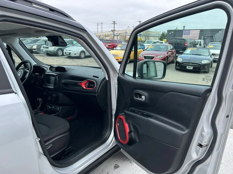 2018 Jeep Renegade Trailhawk - Photo 21