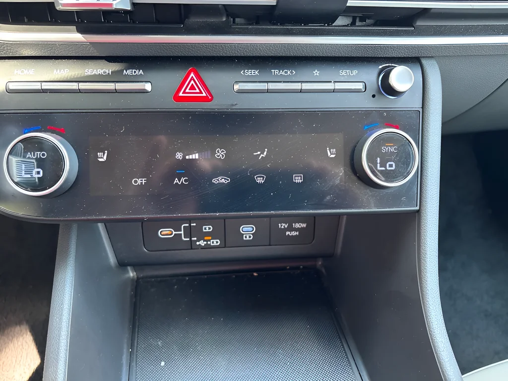 Used 2025 Silver Hyundai SEL image 31