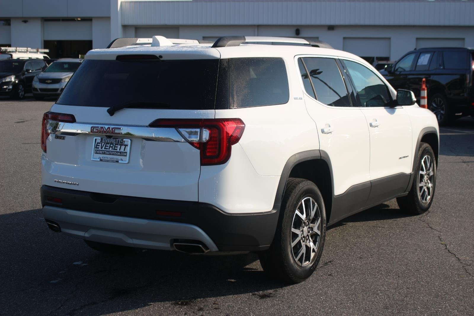 Used 2021 Summit White GMC SLE image 7