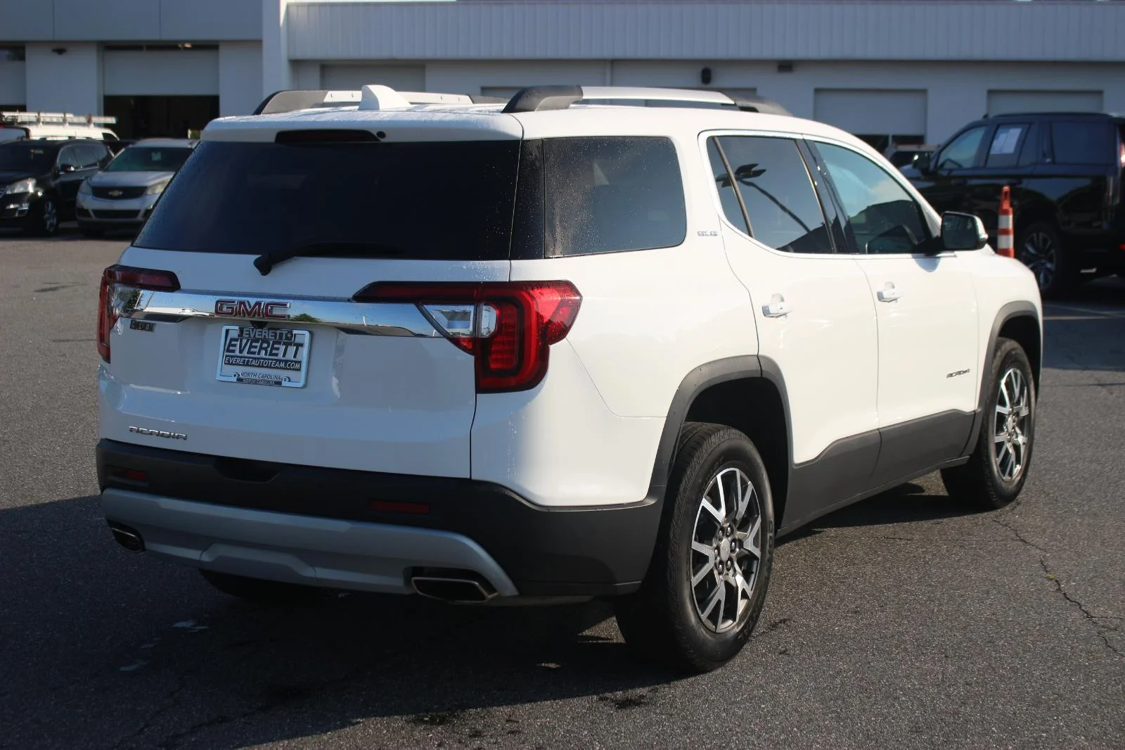 Used 2021 Summit White GMC SLE image 7
