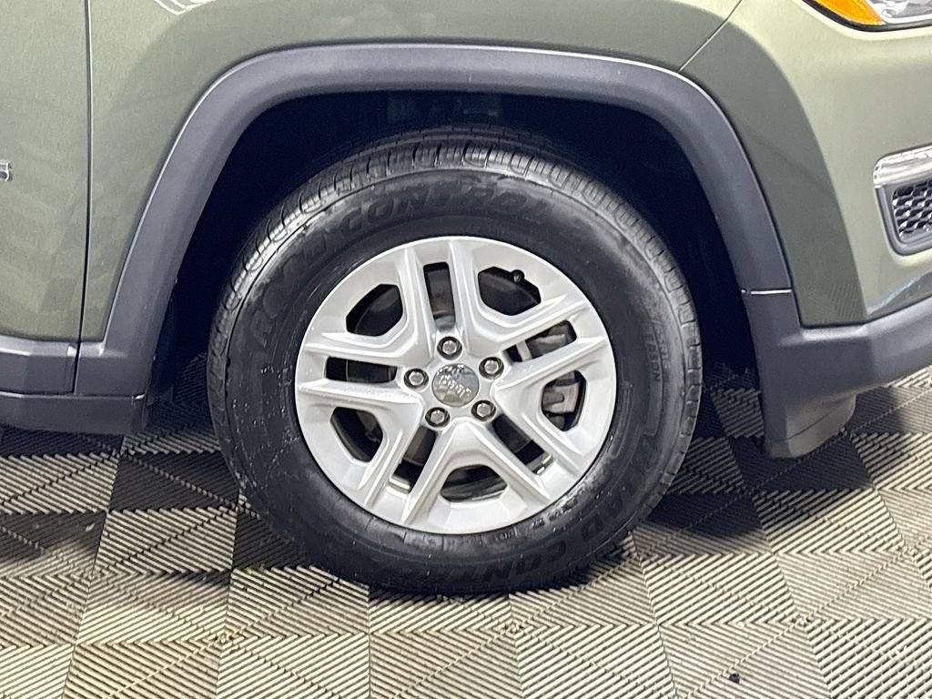 Used 2019 Olive Green Jeep Sport image 22