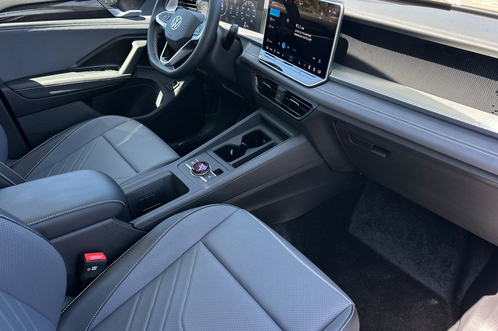 New 2026 Platinum Gray Metallic Volkswagen 2.0T SE image 16