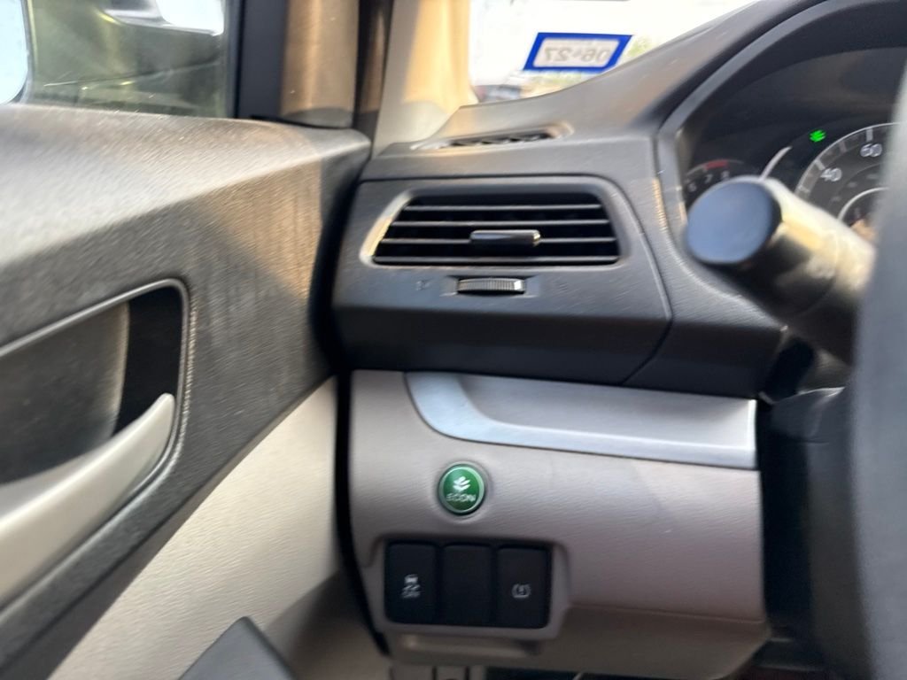 Used 2014  Honda LX image 25