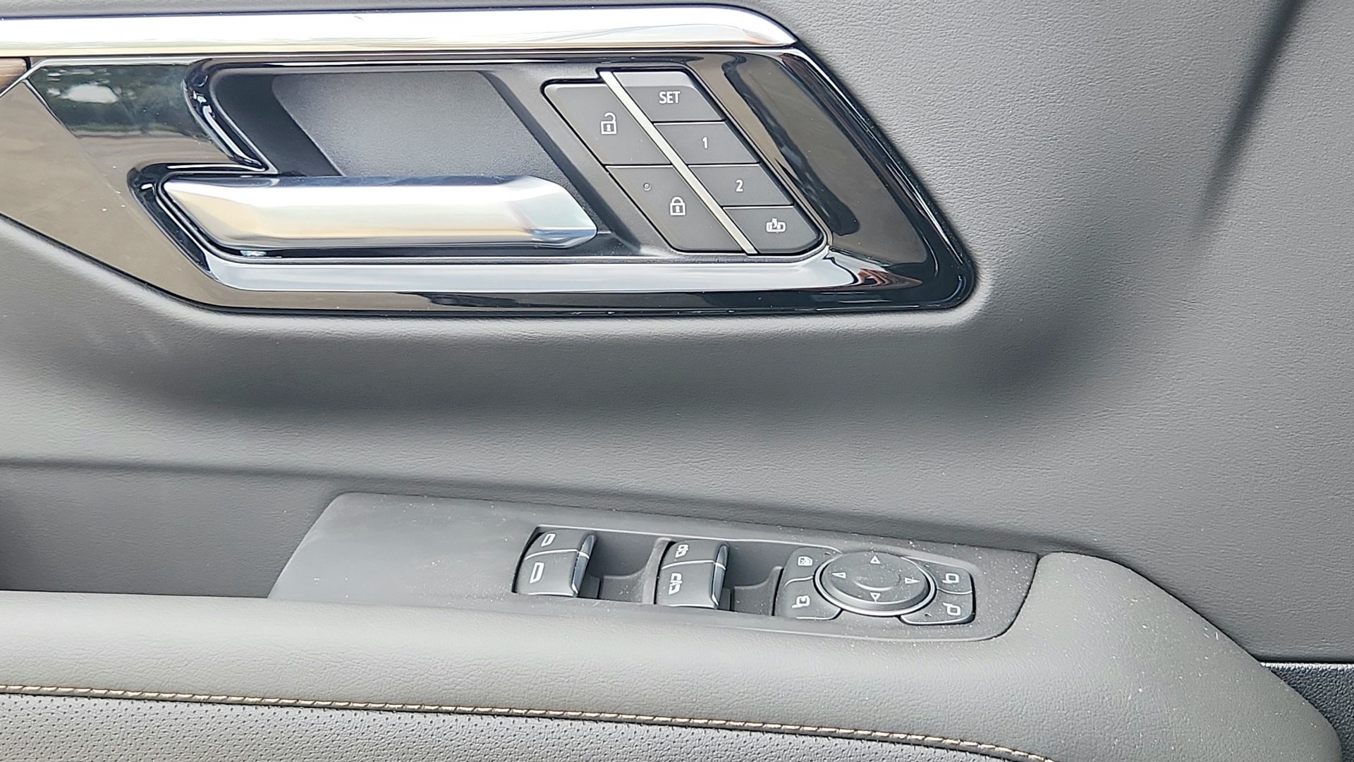 2026 Chevrolet Suburban High Country - Photo 23