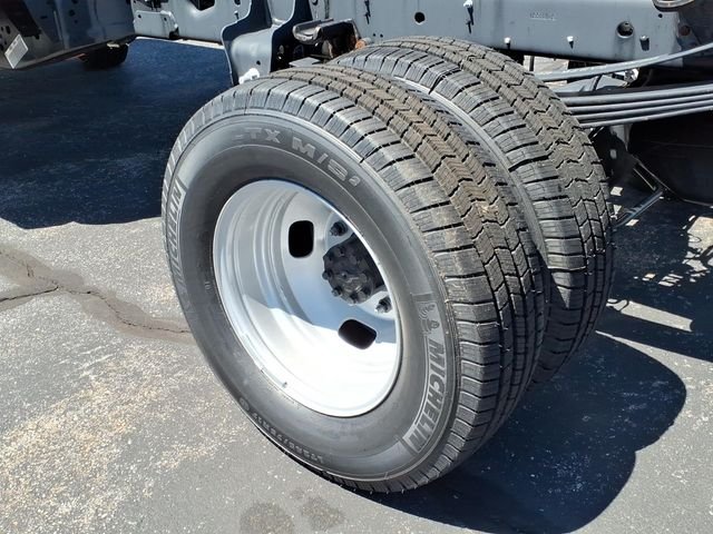 New 2026 Oxford White Ford F-350® XL image 6