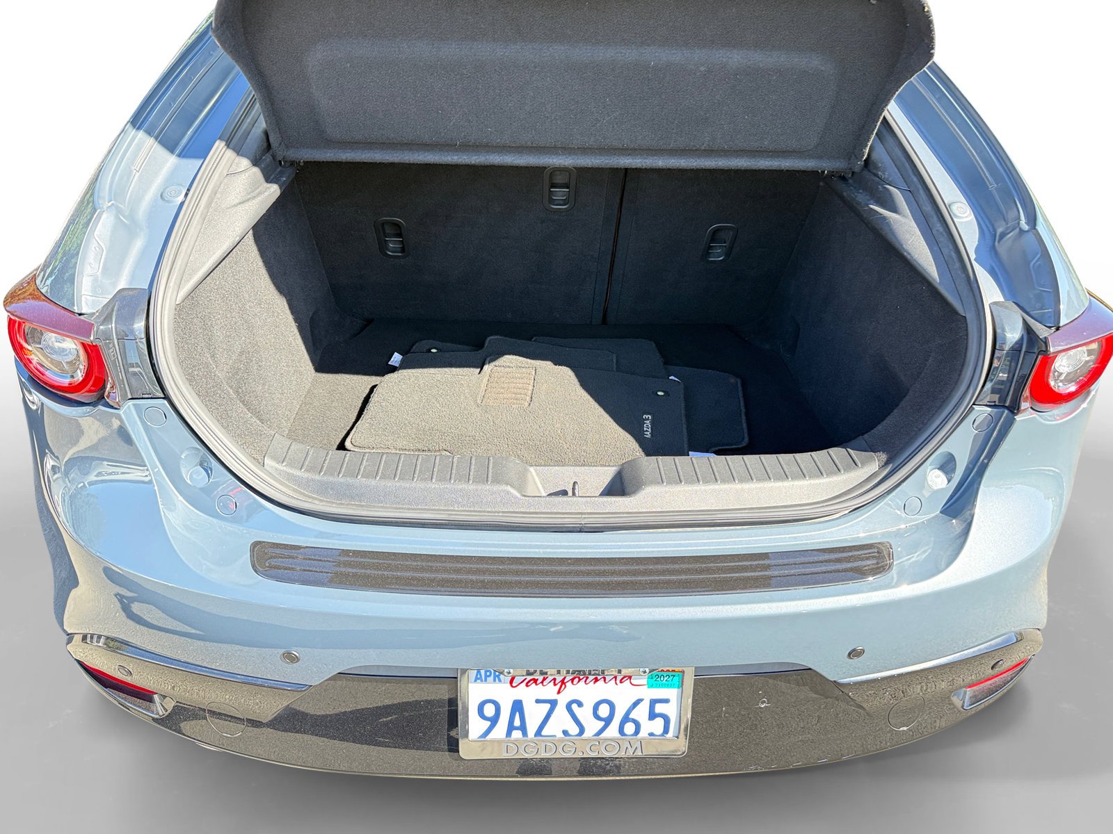 Certified Used 2022 Gray Metallic Mazda Premium image 17