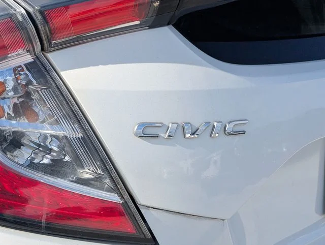Used 2017  Honda LX image 9