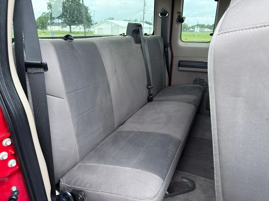 Used 2010  Ford XL image 26