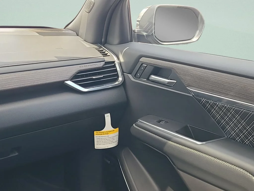 2026 GMC Acadia Denali - Photo 13