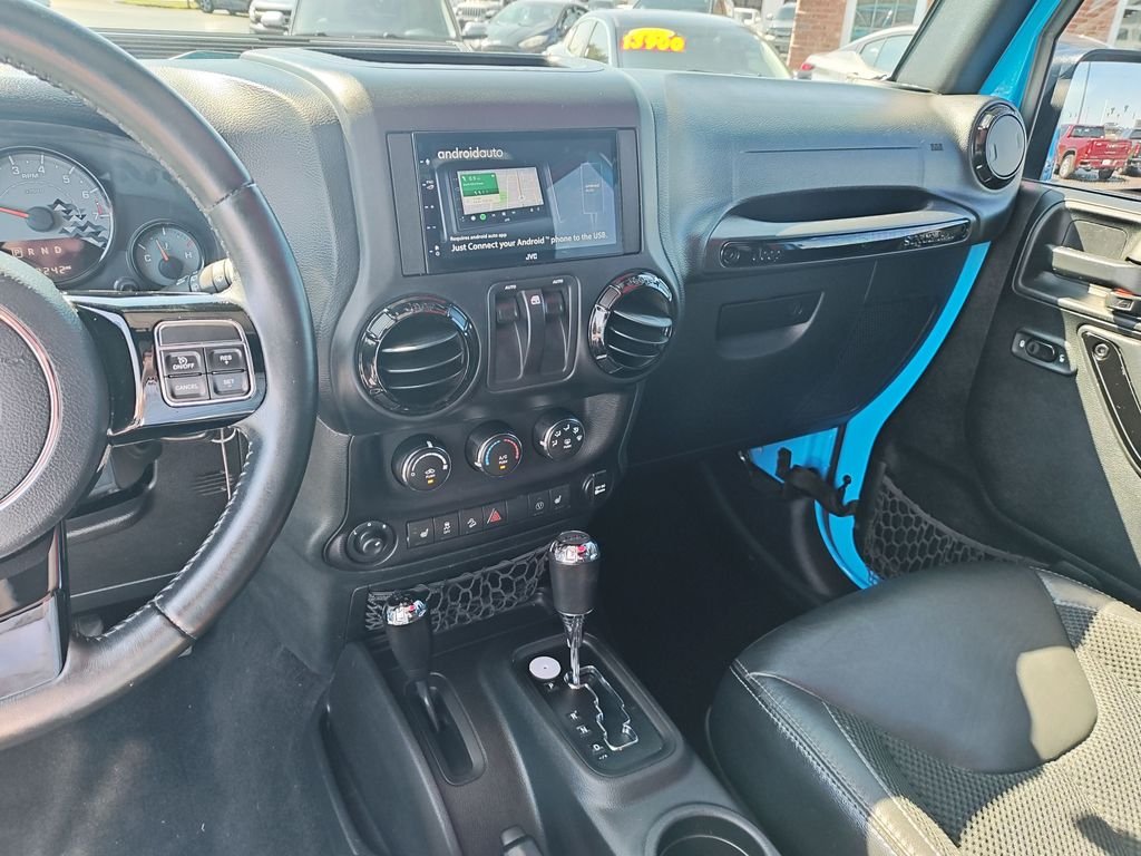 Used 2017 Blue Jeep Sahara image 19