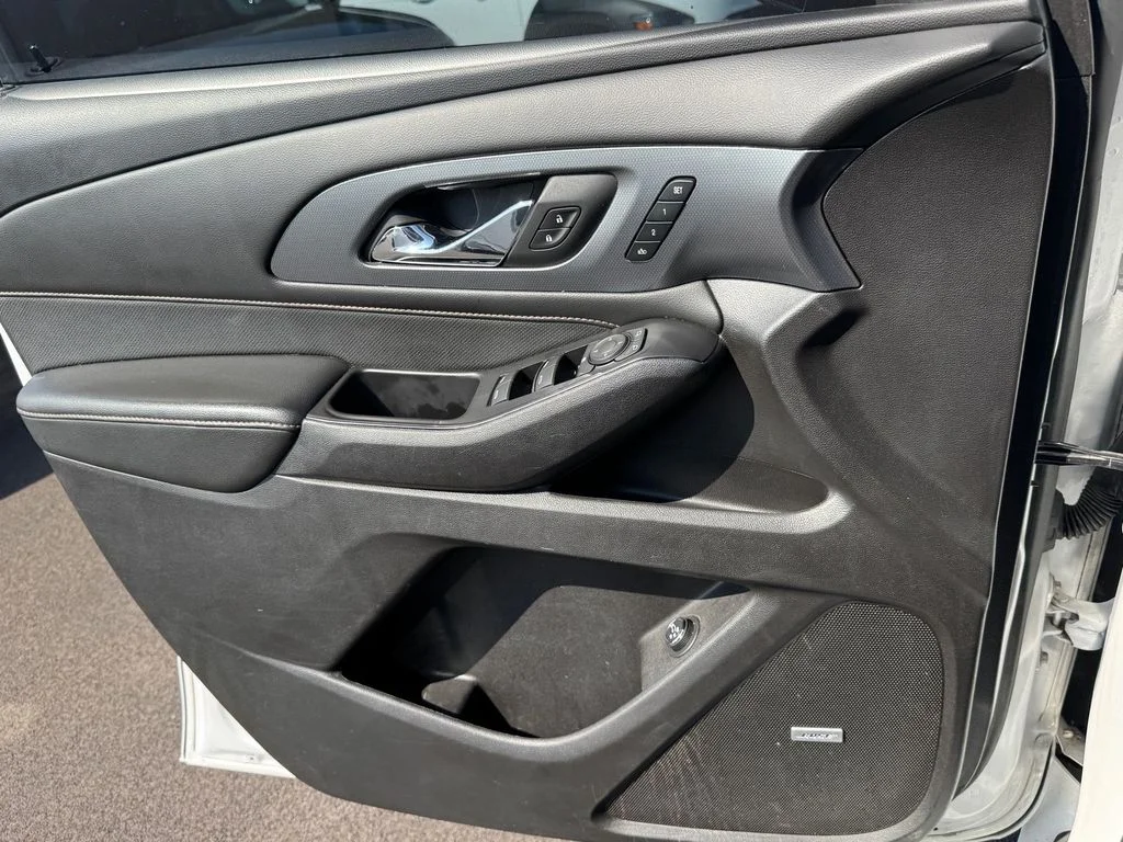 Used 2018 Beige Chevrolet Premier image 18