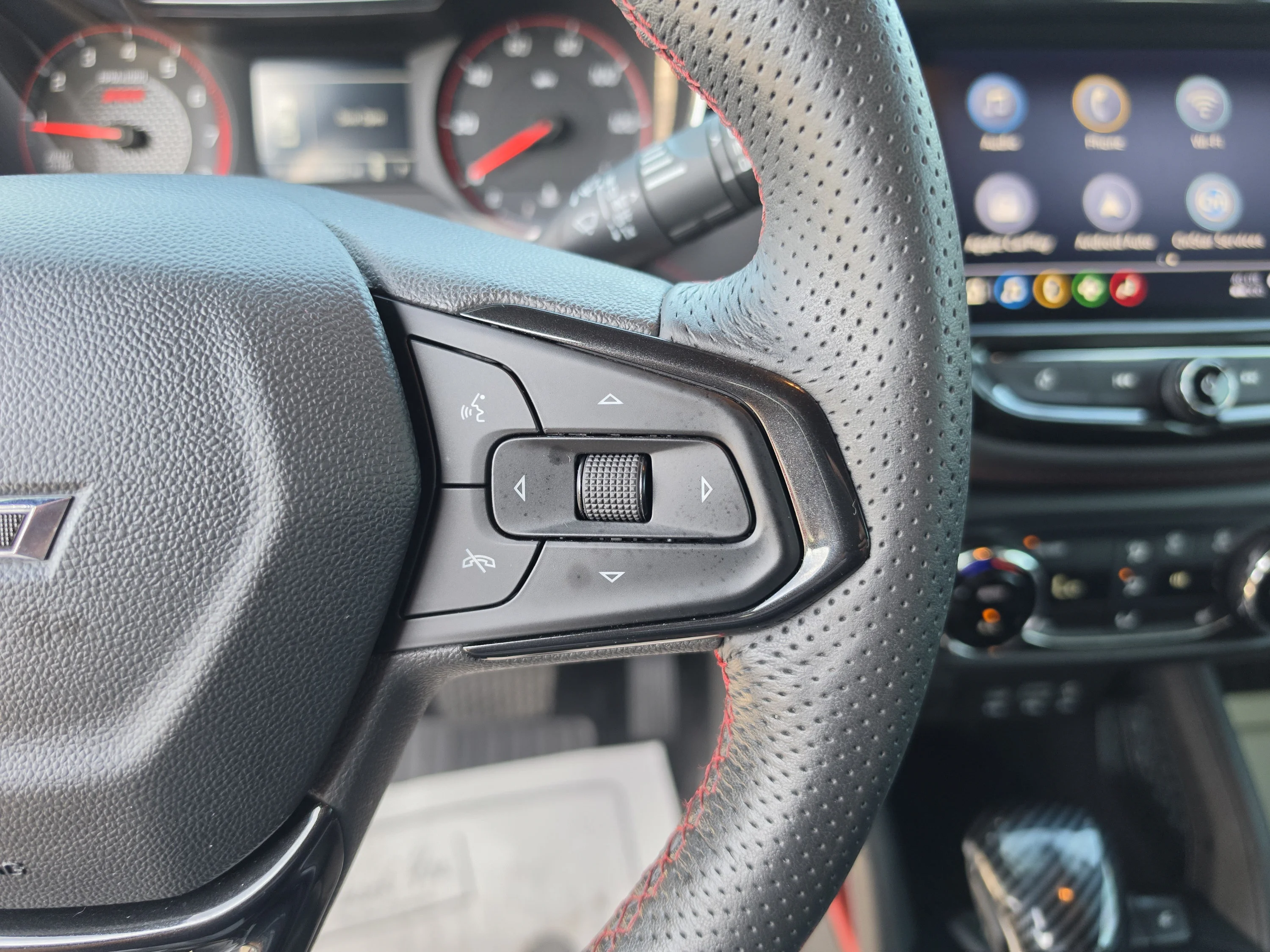 Used 2023 Summit White Chevrolet RS image 33