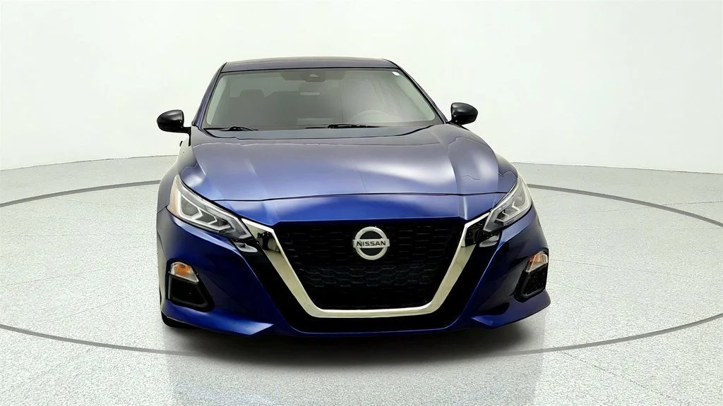 Used 2020 Deep Blue Pearl Nissan 2.5 SR Sedan image 2