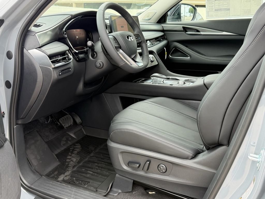 New 2027 HARBOR GRAY INFINITI Luxe FWD image 13