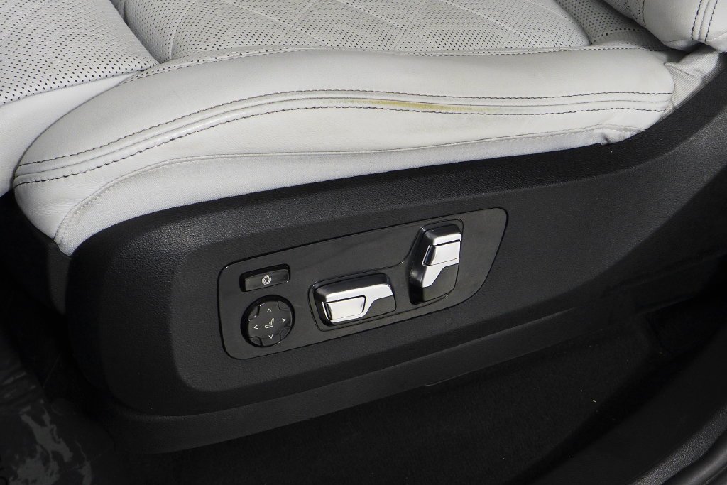 Used 2023 Skyscraper Gray Metallic BMW xDrive40i image 24